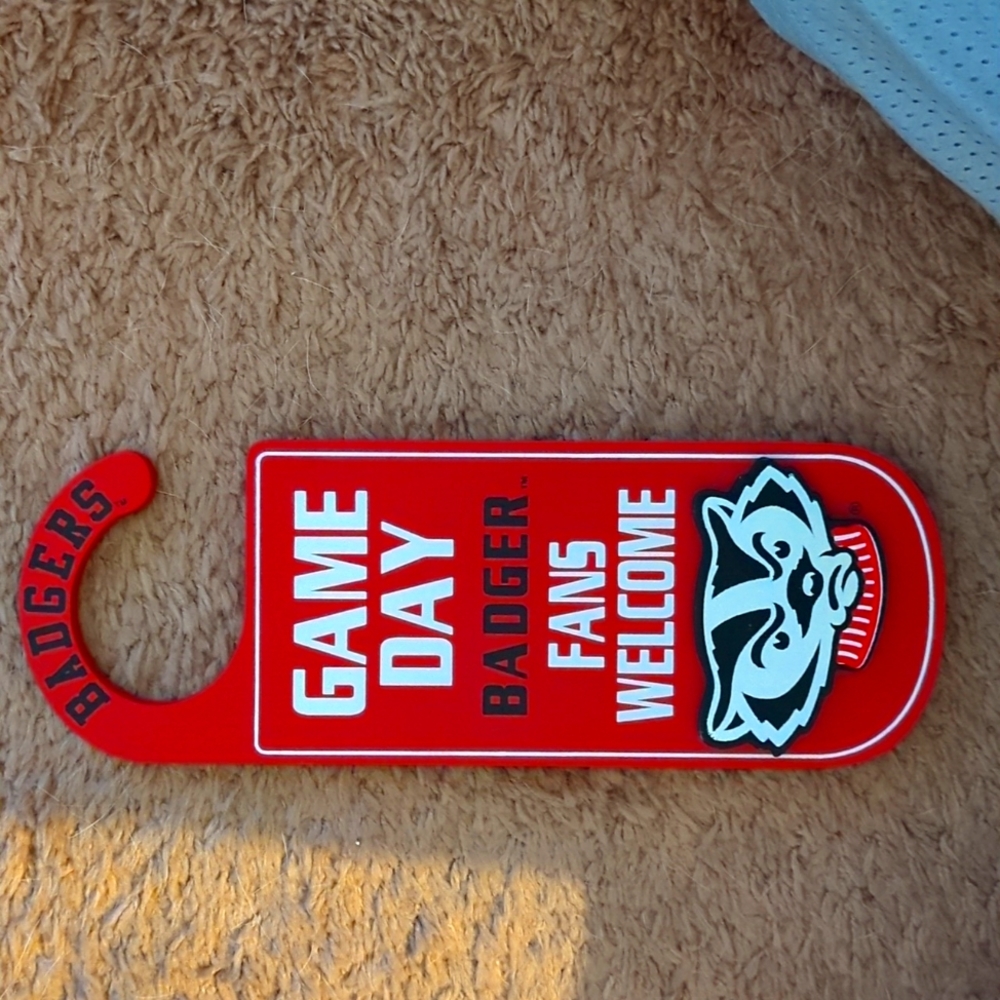 Wisconsin Badgers Fans Door Hanger!